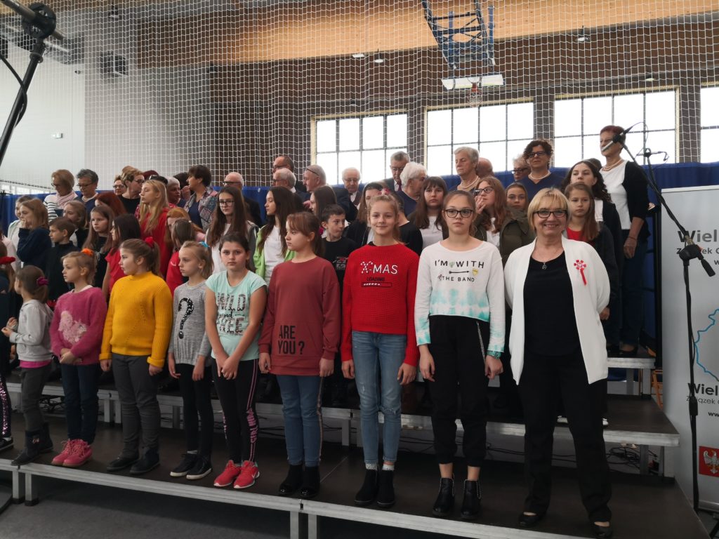 Ch&oacute;r "RYBAŁCI" na koncercie "Wielkopolska Śpiewa Niepodległej" - zdjęcie 3