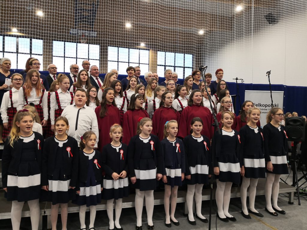 Ch&oacute;r "RYBAŁCI" na koncercie "Wielkopolska Śpiewa Niepodległej" - zdjęcie 4
