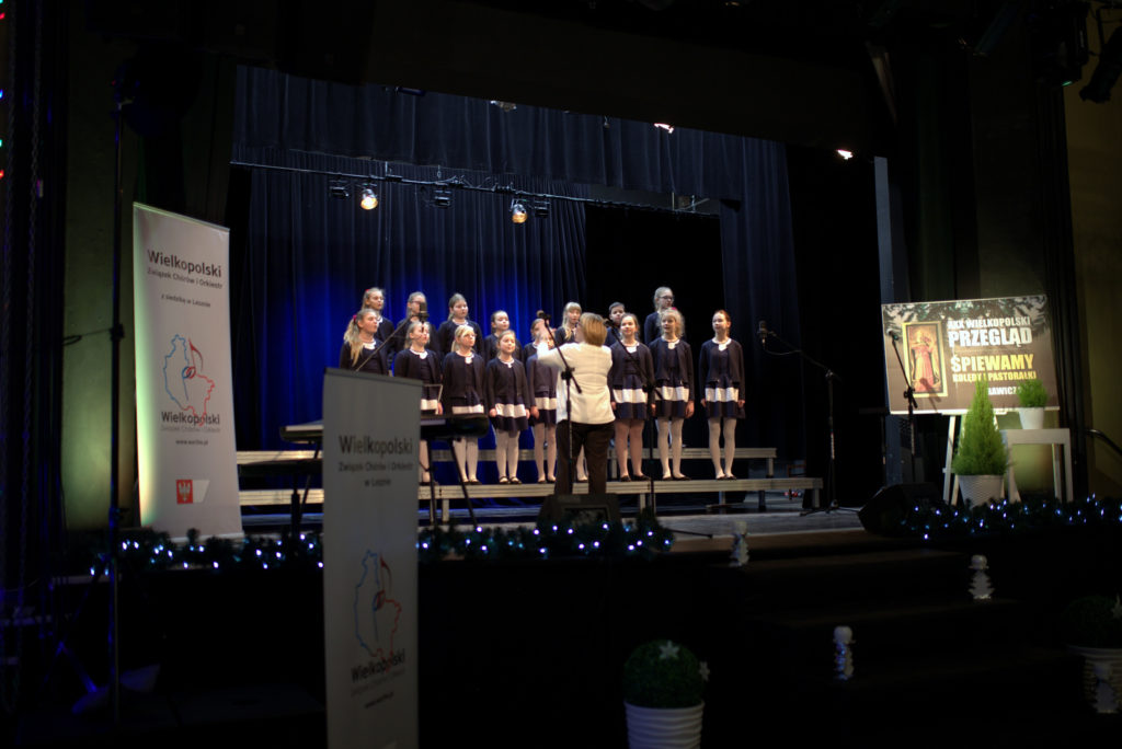 Ch&oacute;r "Rybałci" z kolędą w Rawiczu -...

</div>


<!--  KONIEC properContentArt     -->
</div>

	
<p class="readmore">
			<a class="btn" href="/index.php/14-aktualnosci/253-chor-rybalci-z-koleda-w-rawiczu" itemprop="url" aria-label="Czytaj więcej:  Chór "Rybałci" z kolędą w Rawiczu">
			<span class="icon-chevron-right" aria-hidden="true"></span> 
			Czytaj więcej: 			Chór "Rybałci" z kolędą w Rawiczu		</a>
	</p>



</div>		</div>
			</div>


	<div class="pagination">

					<p class="counter pull-right">
				Strona 29 z 55			</p>
						<ul>
	<li class="pagination-start"><a title="start" href="/index.php?start=0" class="hasTooltip pagenav">start</a></li>
	<li class="pagination-prev"><a title="Poprzedni artykuł" href="/index.php?start=135" class="hasTooltip pagenav">Poprzedni artykuł</a></li>
			<li><a href="/index.php?start=115" class="pagenav">24</a></li>			<li><a href="/index.php?start=120" class="pagenav">25</a></li>			<li><a href="/index.php?start=125" class="pagenav">26</a></li>			<li><a href="/index.php?start=130" class="pagenav">27</a></li>			<li><a href="/index.php?start=135" class="pagenav">28</a></li>			<li><span class="pagenav">29</span></li>			<li><a href="/index.php?start=145" class="pagenav">30</a></li>			<li><a href="/index.php?start=150" class="pagenav">31</a></li>			<li><a href="/index.php?start=155" class="pagenav">32</a></li>			<li><a href="/index.php?start=160" class="pagenav">33</a></li>		<li class="pagination-next"><a title="Następny artykuł" href="/index.php?start=145" class="hasTooltip pagenav">Następny artykuł</a></li>
	<li class="pagination-end"><a title="koniec" href="/index.php?start=270" class="hasTooltip pagenav">koniec</a></li>
</ul>
	</div>

</div>
<script type="text/javascript">
    Waves.attach(