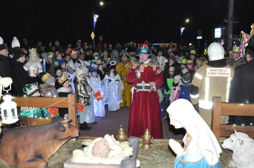 ORSZAK TRZECH KR&Oacute;LI W RADWANICACH - 6 STYCZNIA 2022 ROKU -RELACJA - zdjęcie 8